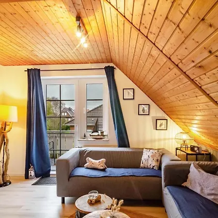 아파트 Gemuetliche Ferienwohnung Mit Balkon Im Herzen Vom Badeort