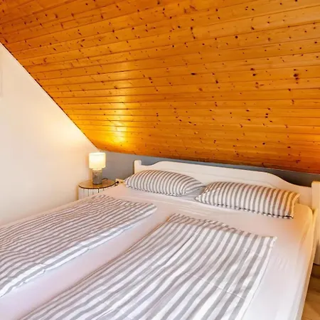 아파트 Gemuetliche Ferienwohnung Mit Balkon Im Herzen Vom Badeort *