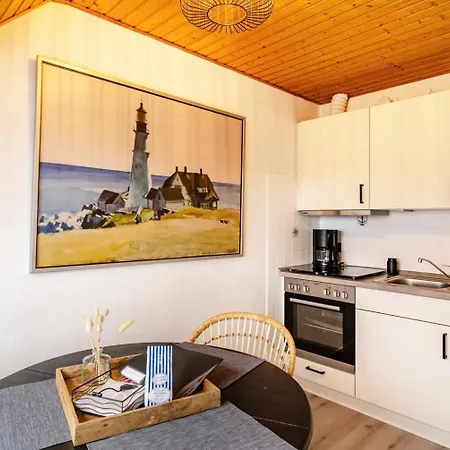 아파트 Gemuetliche Ferienwohnung Mit Balkon Im Herzen Vom Badeort