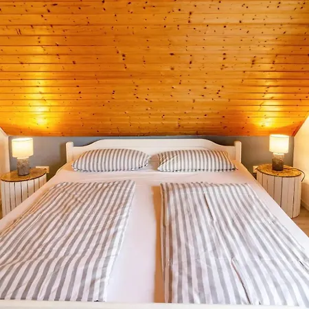 Gemuetliche Ferienwohnung Mit Balkon Im Herzen Vom Badeort *