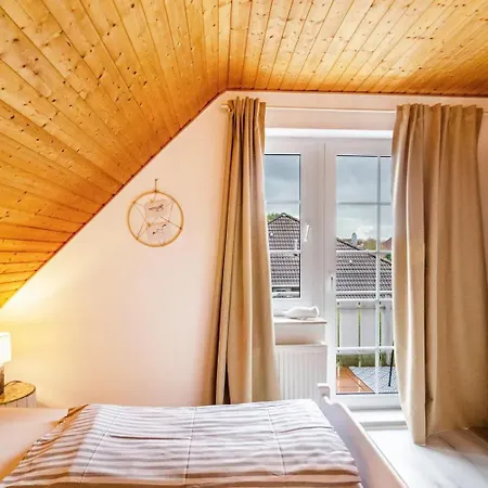 아파트 Gemuetliche Ferienwohnung Mit Balkon Im Herzen Vom Badeort