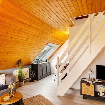 아파트 Gemuetliche Ferienwohnung Mit Balkon Im Herzen Vom Badeort
